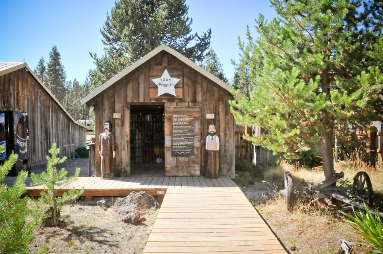 Bend-Sunriver Camping Resort Wheelchair Accessible Yurt 13 Экстерьер фото