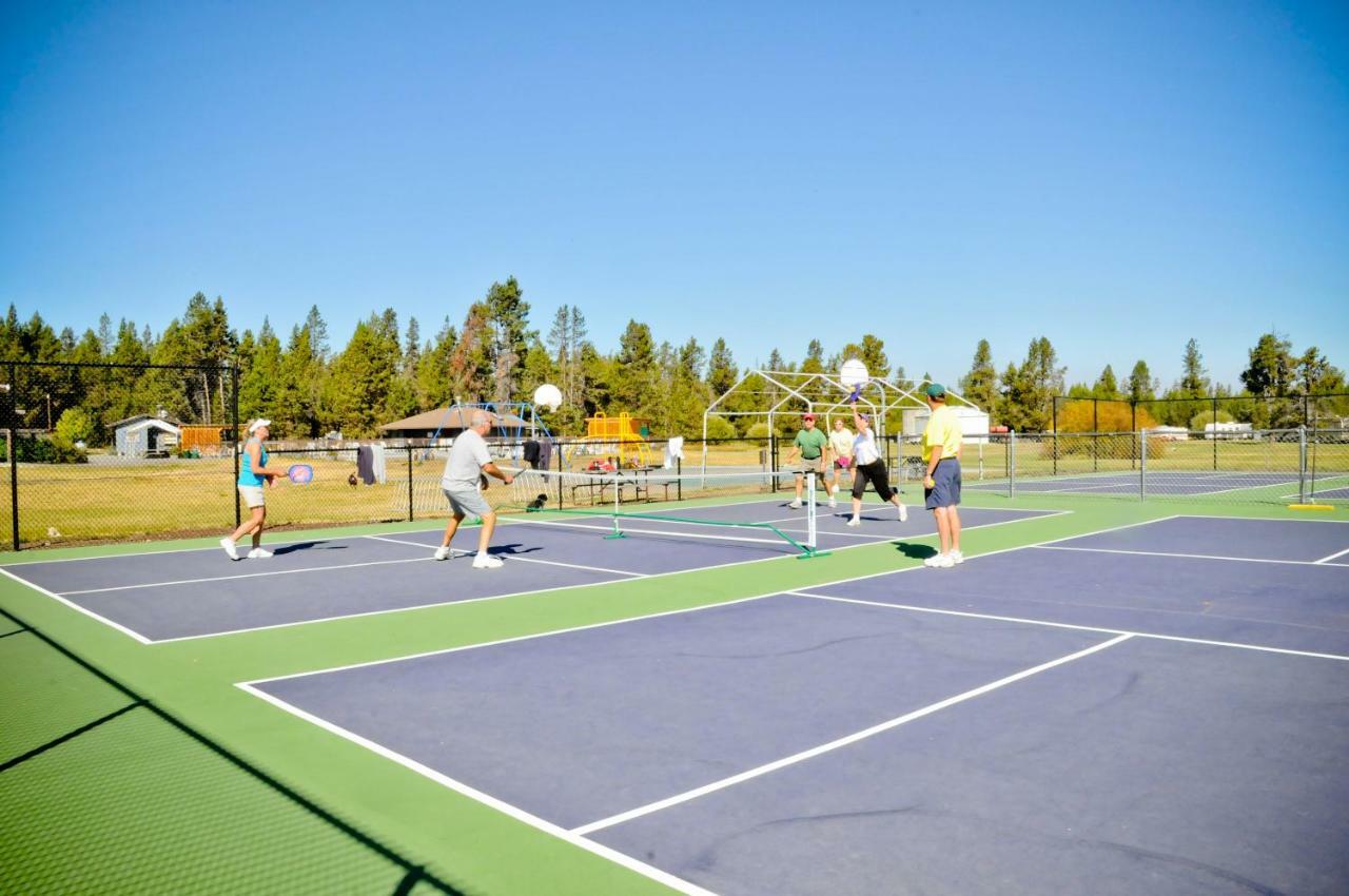 Bend-Sunriver Camping Resort Wheelchair Accessible Yurt 13 Экстерьер фото