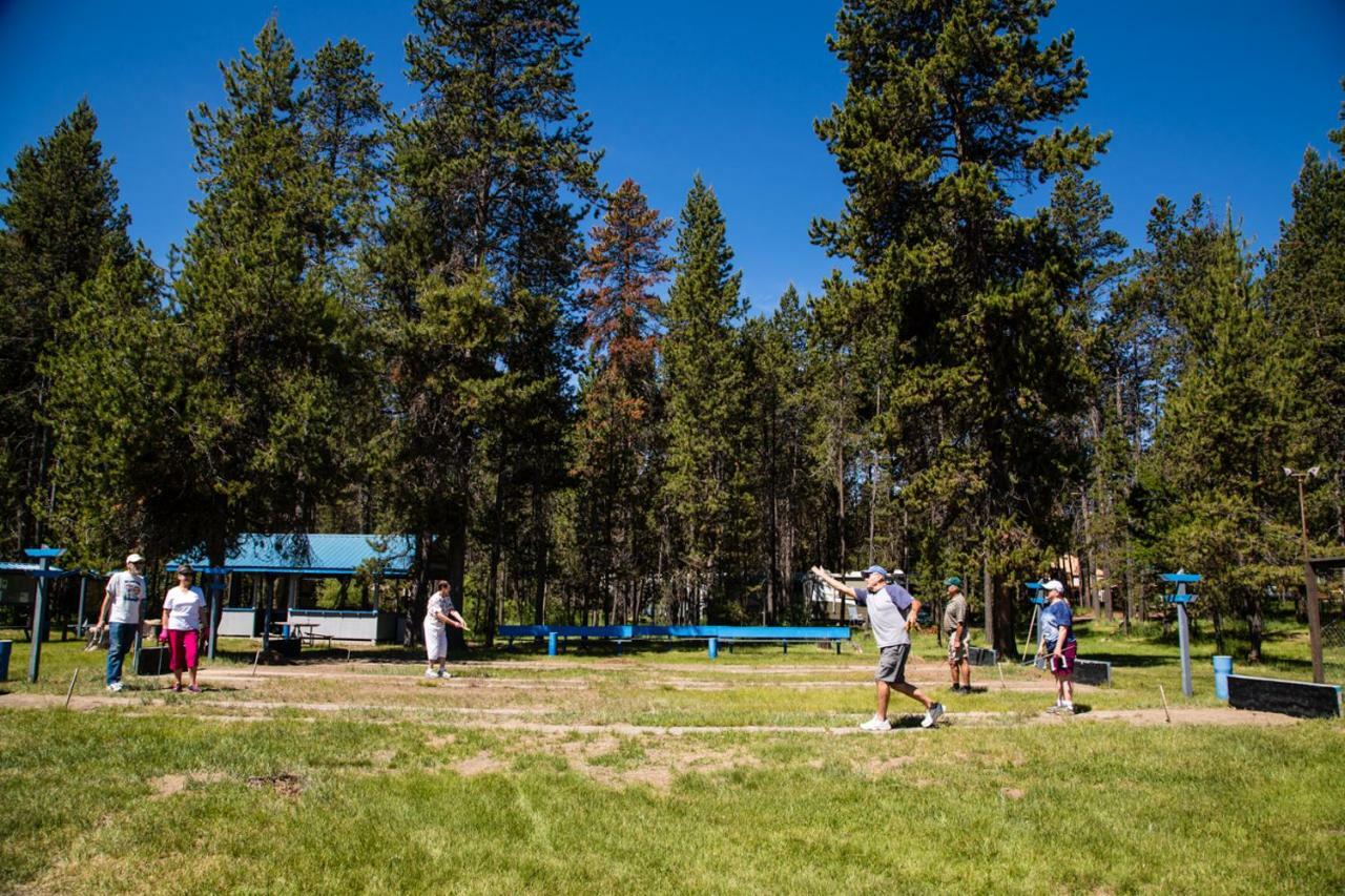 Bend-Sunriver Camping Resort Wheelchair Accessible Yurt 13 Экстерьер фото